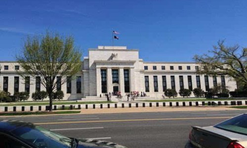 美联储维持联邦基金利率不变（中国新闻网）