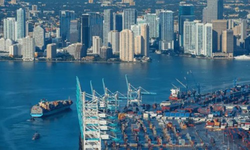 港媒报道“最依赖对华贸易的美国港口依然忐忑不安”（环球时报）